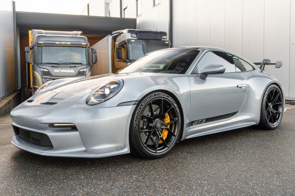Image of Porsche 992