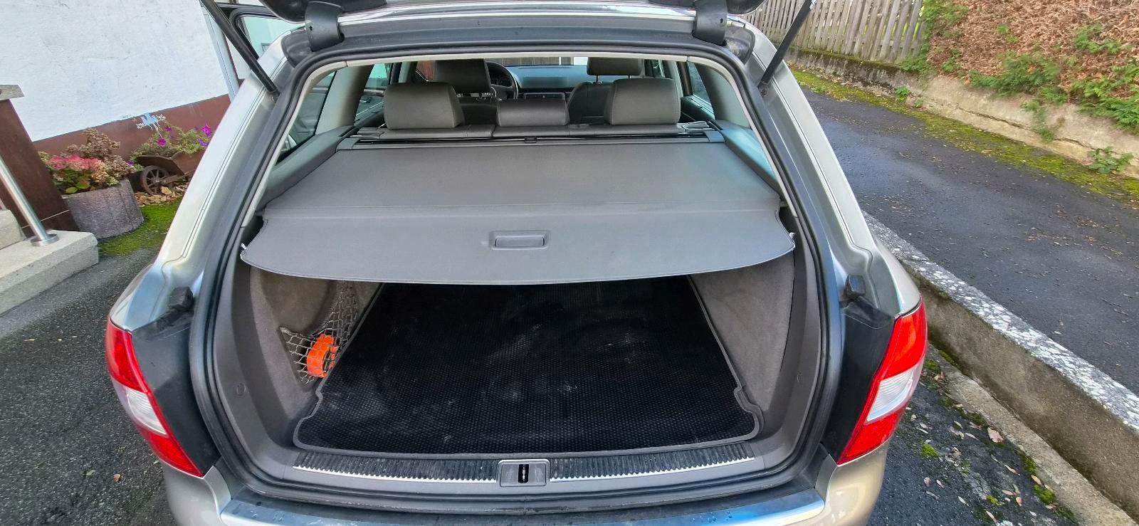 Audi A4 2004 — photo 9