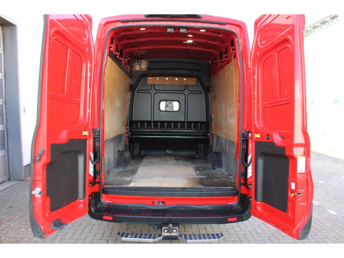 Fahrzeugabbildung Ford Transit 350L4 Kasten DoKa Trend StHZg AHK RFK GR