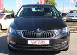 Skoda Octavia 1.5 TSI AAC PDC Smartlink Alu Temp - Skoda Octavia mit Benzin-Antrieb: Limousine
