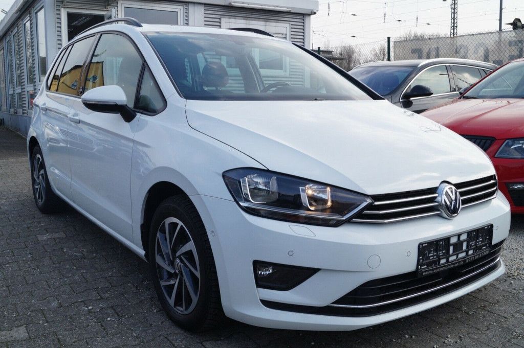 Fahrzeugabbildung Volkswagen GOLF SPORTSVAN VII SOUND BMT*PANORAMA+AHK+NAVI*