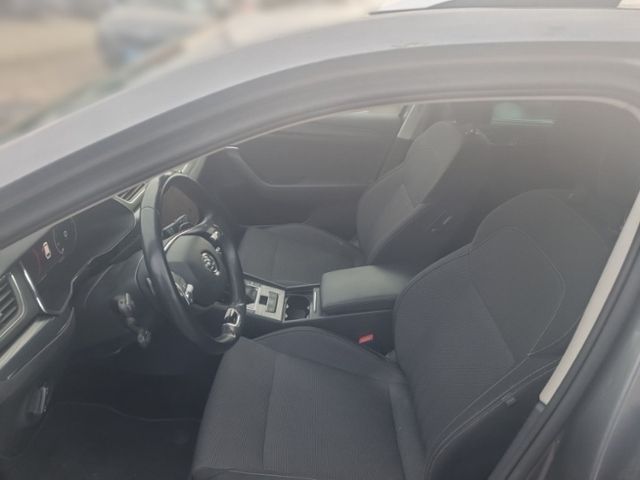 Fahrzeugabbildung SKODA Superb Combi 2.0 TDI 4x4 DSG Style NAVI STANDHEI