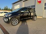 Volkswagen up  cross up  - gebrauchte VW up! aus dem Jahr 2014