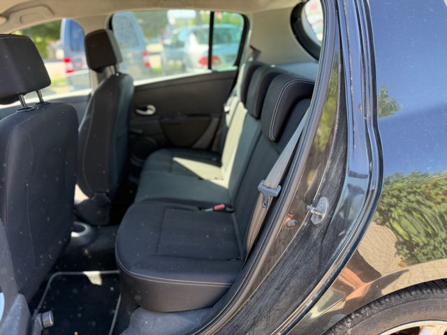Fahrzeugabbildung Renault Clio III Dynamique Klima