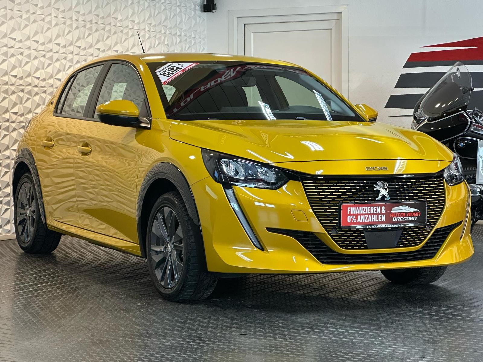 PEUGEOT e-208 Active Pack LED#SPUR#TEMPO#PDC#DAB#KLIMA - Image 2