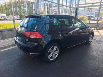 Volkswagen Golf - 6