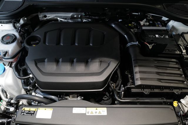 Volkswagen Golf VIII R 4Motion Akrapovic 360° HuD 270Kmh