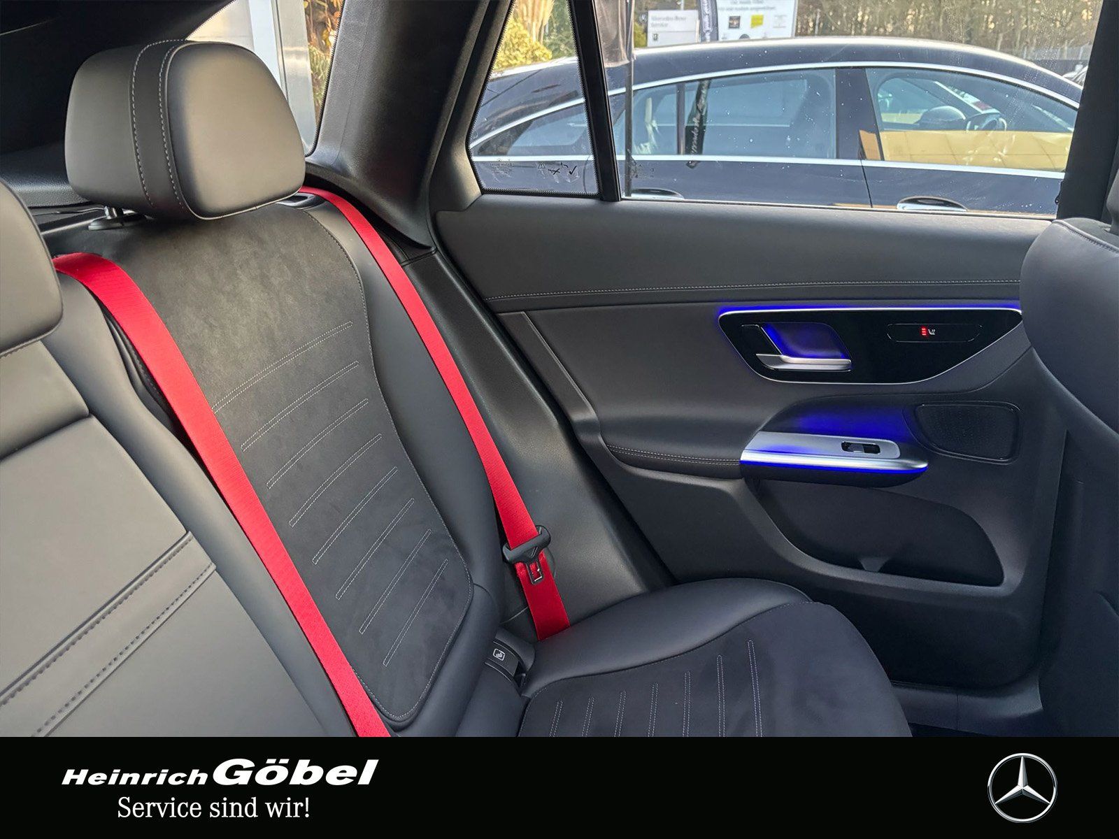 Fahrzeugabbildung Mercedes-Benz GLC 300 d 4M AMG*PANO*AHK*20ZOLL*360°KAM*DISTRON