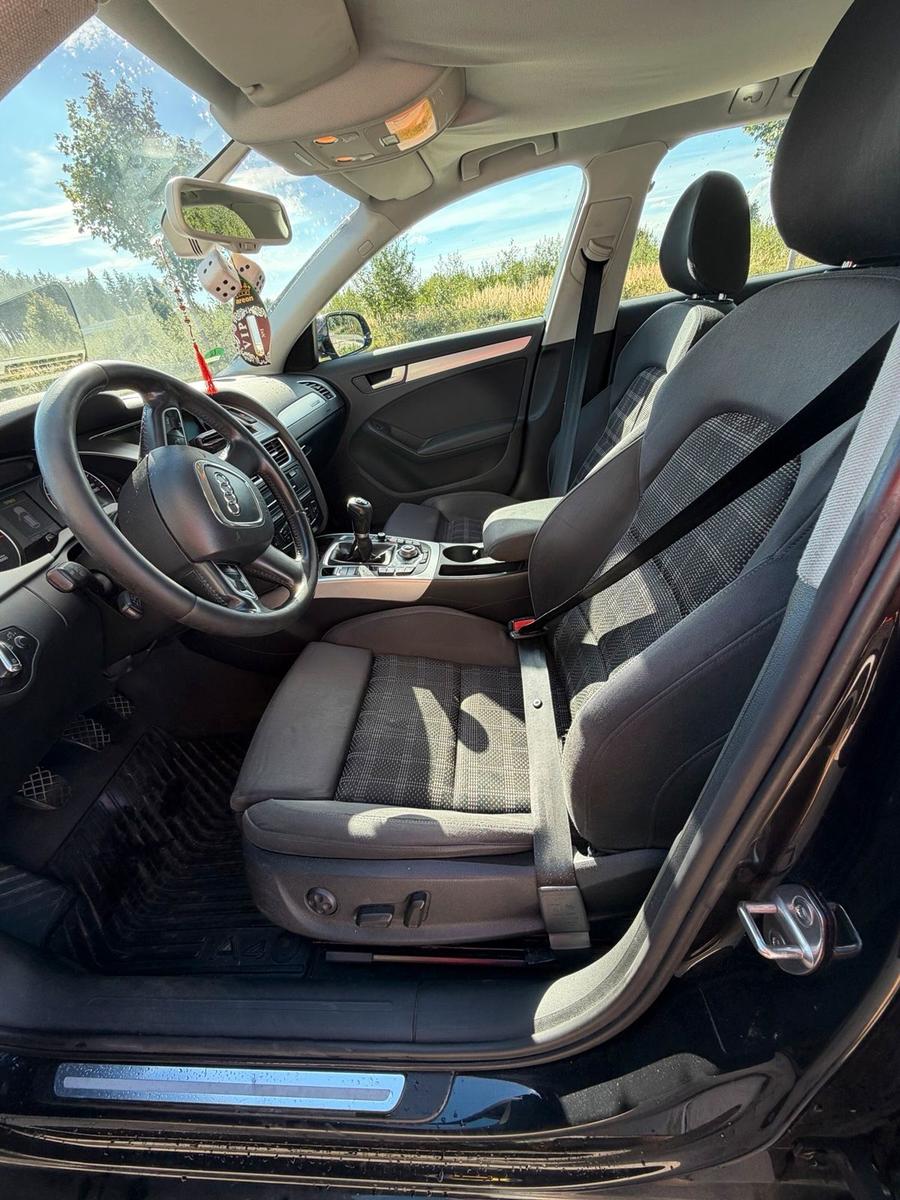 Audi A4 2009 — photo 8