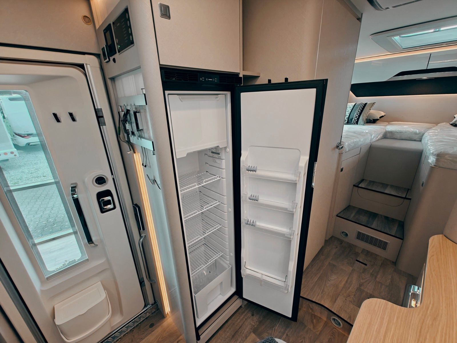 Fahrzeugabbildung HYMER / ERIBA / HYMERCAR TRAMP S 680 PREMIUM - 2025