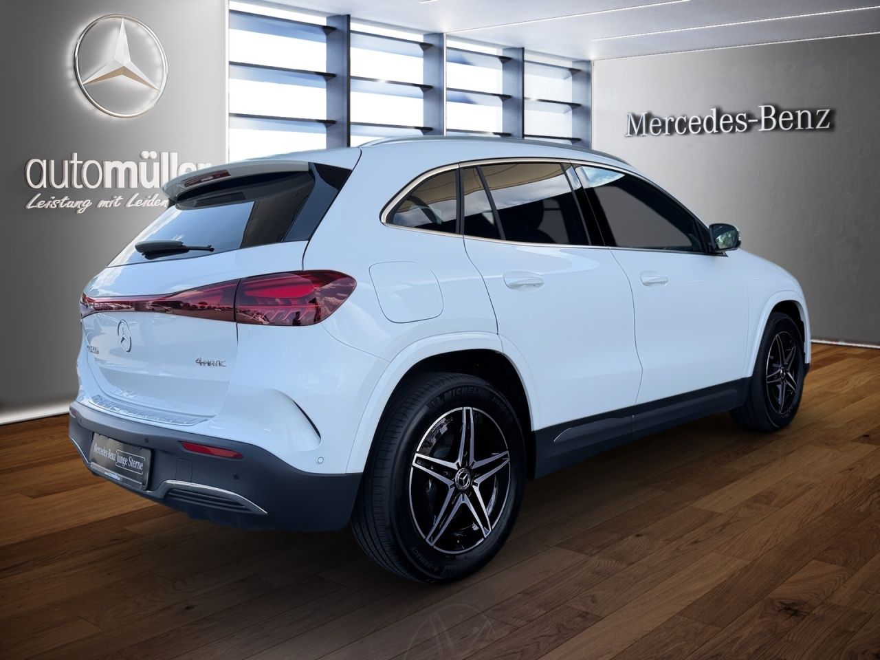 Fahrzeugabbildung Mercedes-Benz EQA 300 4M BONUS+AMG+AHK+MEMORY+360+DISTR+2Z-KLI