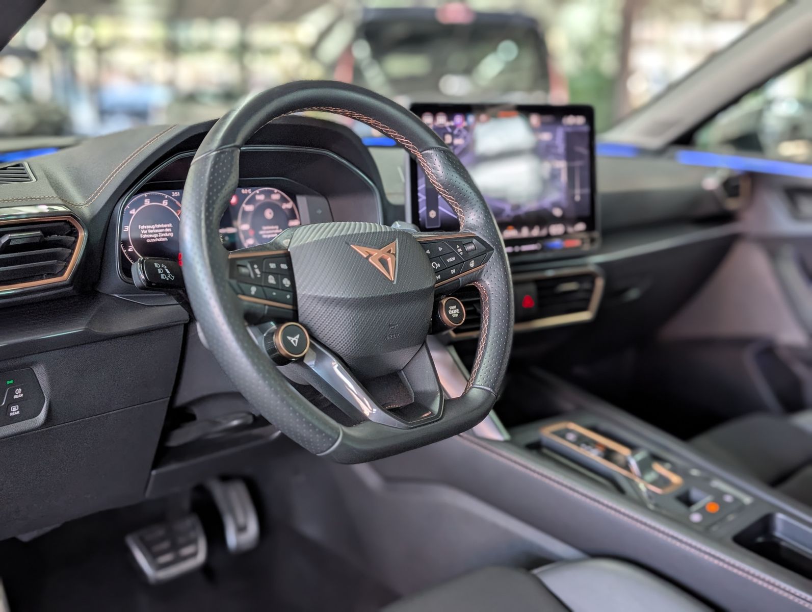 Fahrzeugabbildung CUPRA Leon 1.5 e-Hybrid PLUG-IN LED INTELIG-DRIVE EDGE