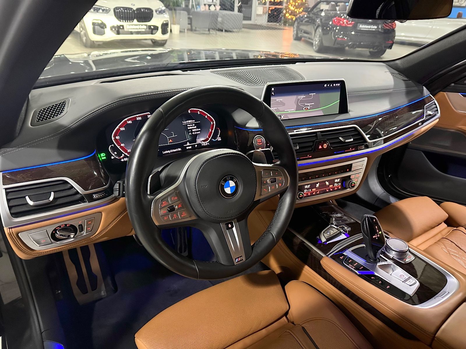 Fahrzeugabbildung BMW 750i xD M Sport ACC 360°Laser Massage HUD SoftCl