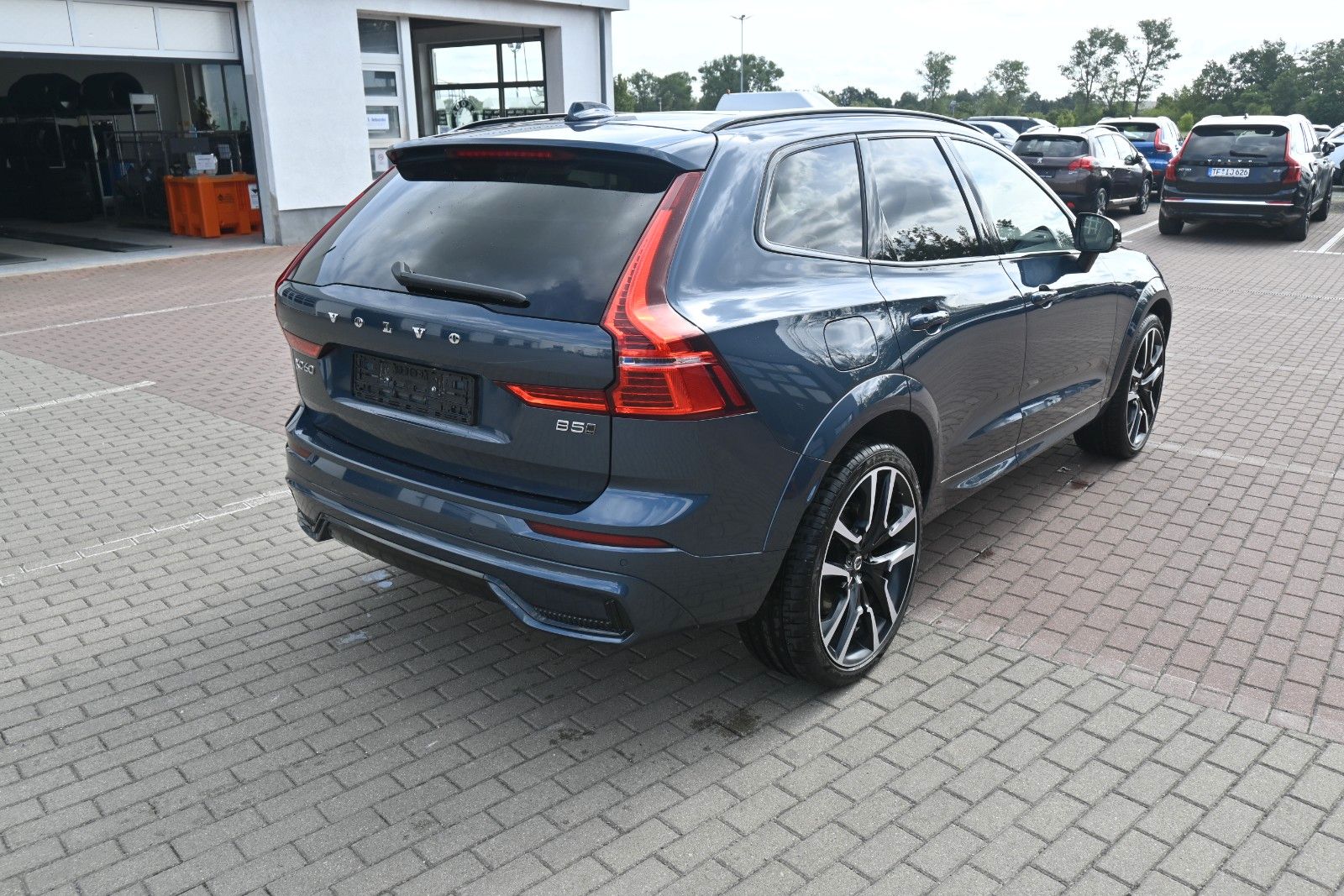 Fahrzeugabbildung Volvo XC60 B5 D Ultimate Dark AWD*B&W*LUFT*360°*STHZG*