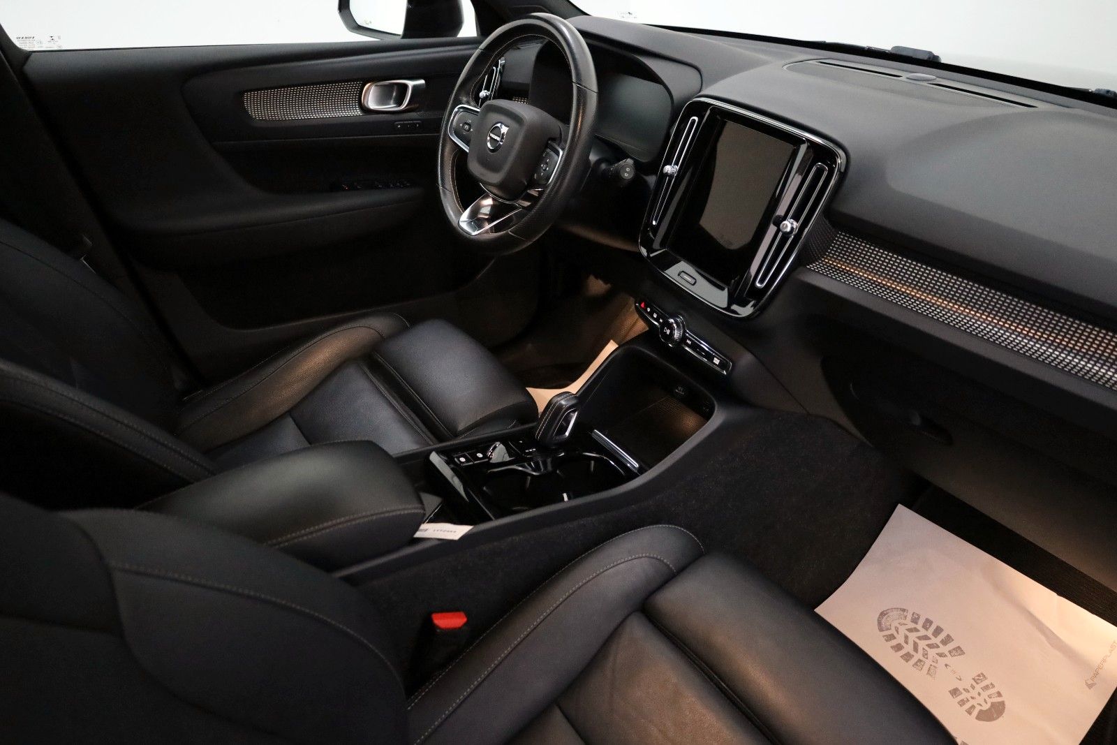 Fahrzeugabbildung Volvo XC40 T5 R Design Recharge Leder,Navi,LED,Kamera