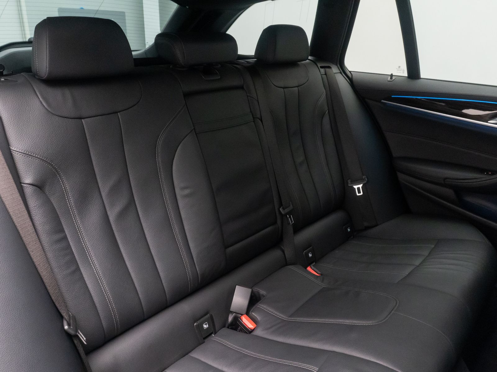 Fahrzeugabbildung BMW 530e Luxury Line HUD H/K DAB Laser Belüftung