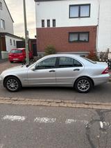 Mercedes-Benz Mercedes C180 mit Gasanlage  LPG - Mercedes-Benz C 180 mit LPG-Antrieb: Limousine