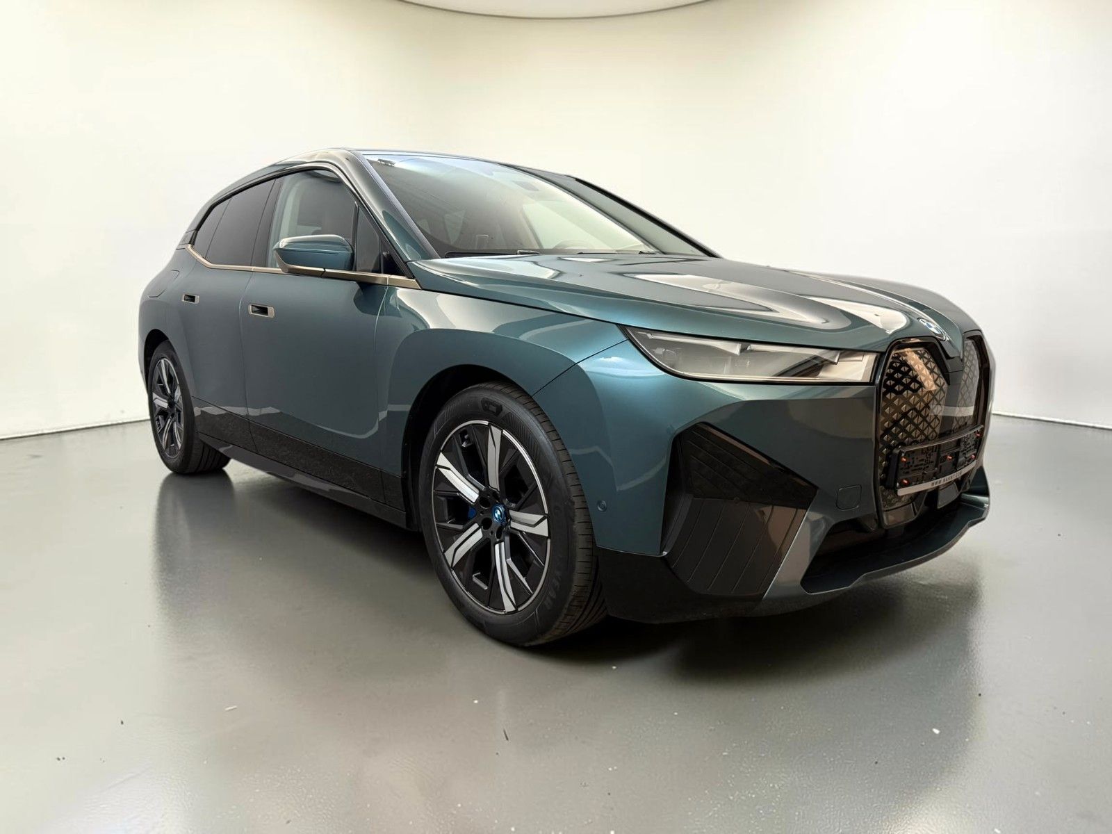 BMW iX 50 Sport*AHK*Drive Prof*Suite*Sportpaket*21Z* imagem 3