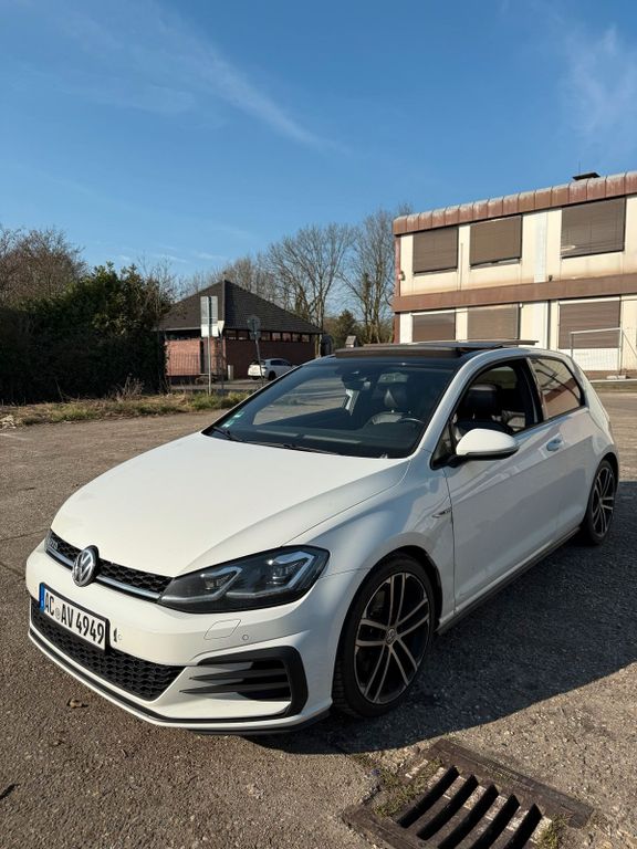 Image of Volkswagen Golf