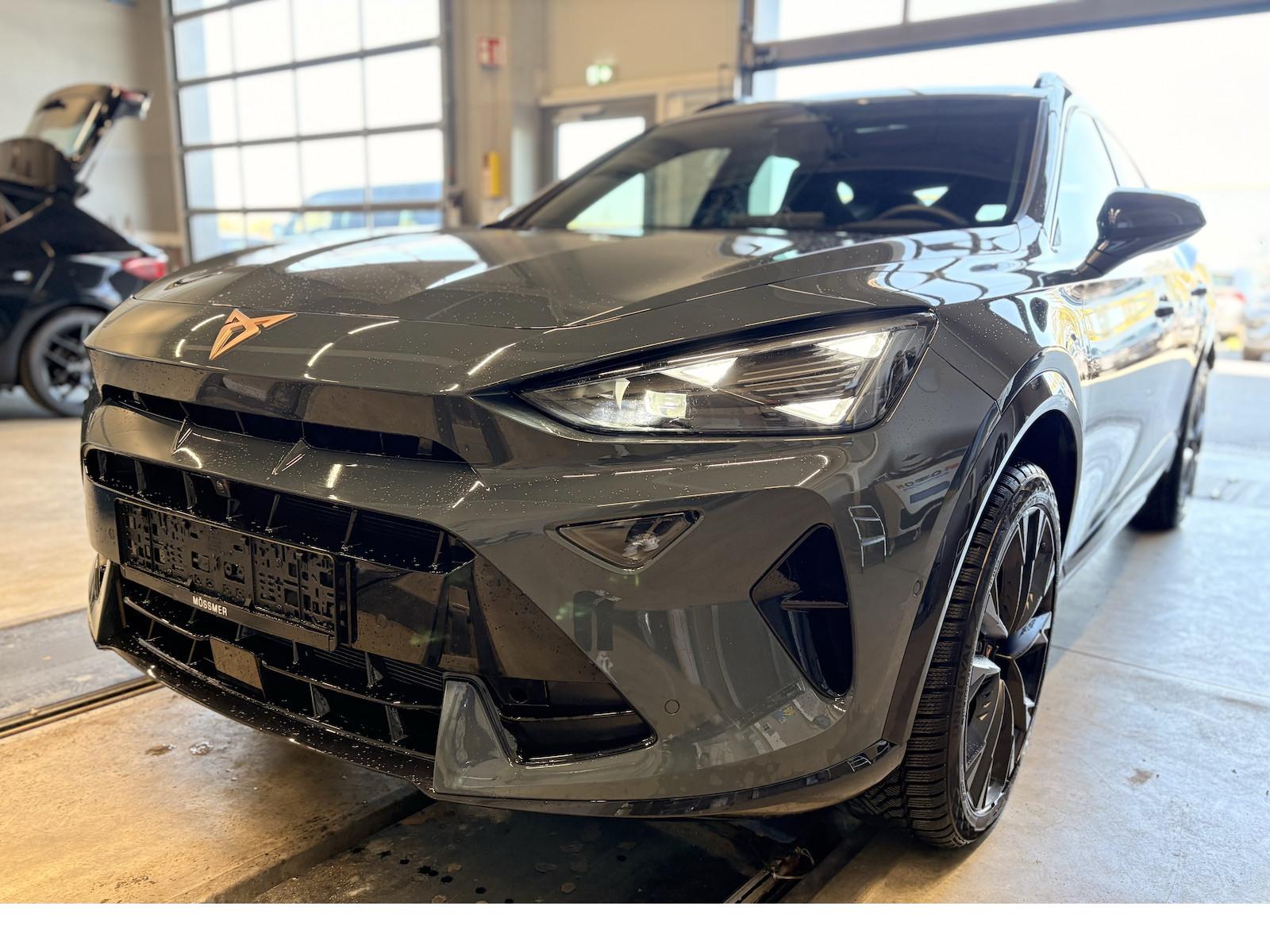 Cupra Formentor 2.0TSI DSG 19´´ Pano AHK Int.Drive XL