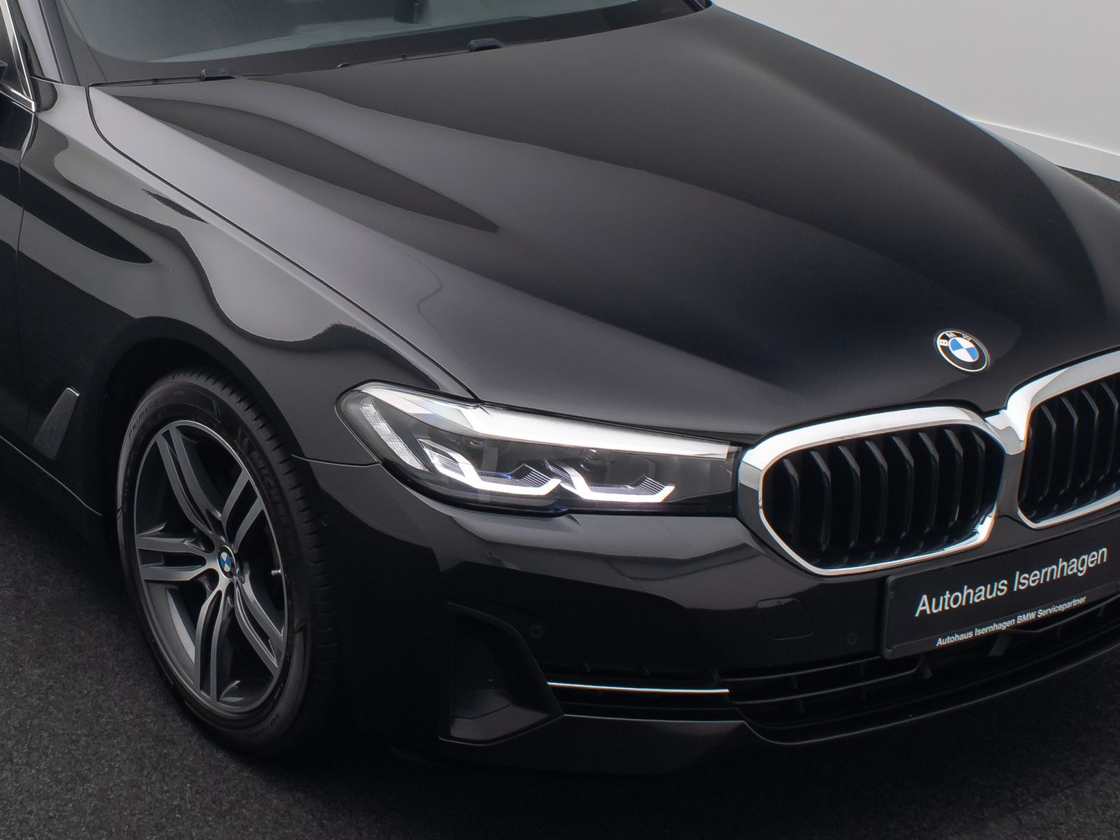 Fahrzeugabbildung BMW 520d xD Sportsitz AHK Alarm DAB Kamera 4xKlima