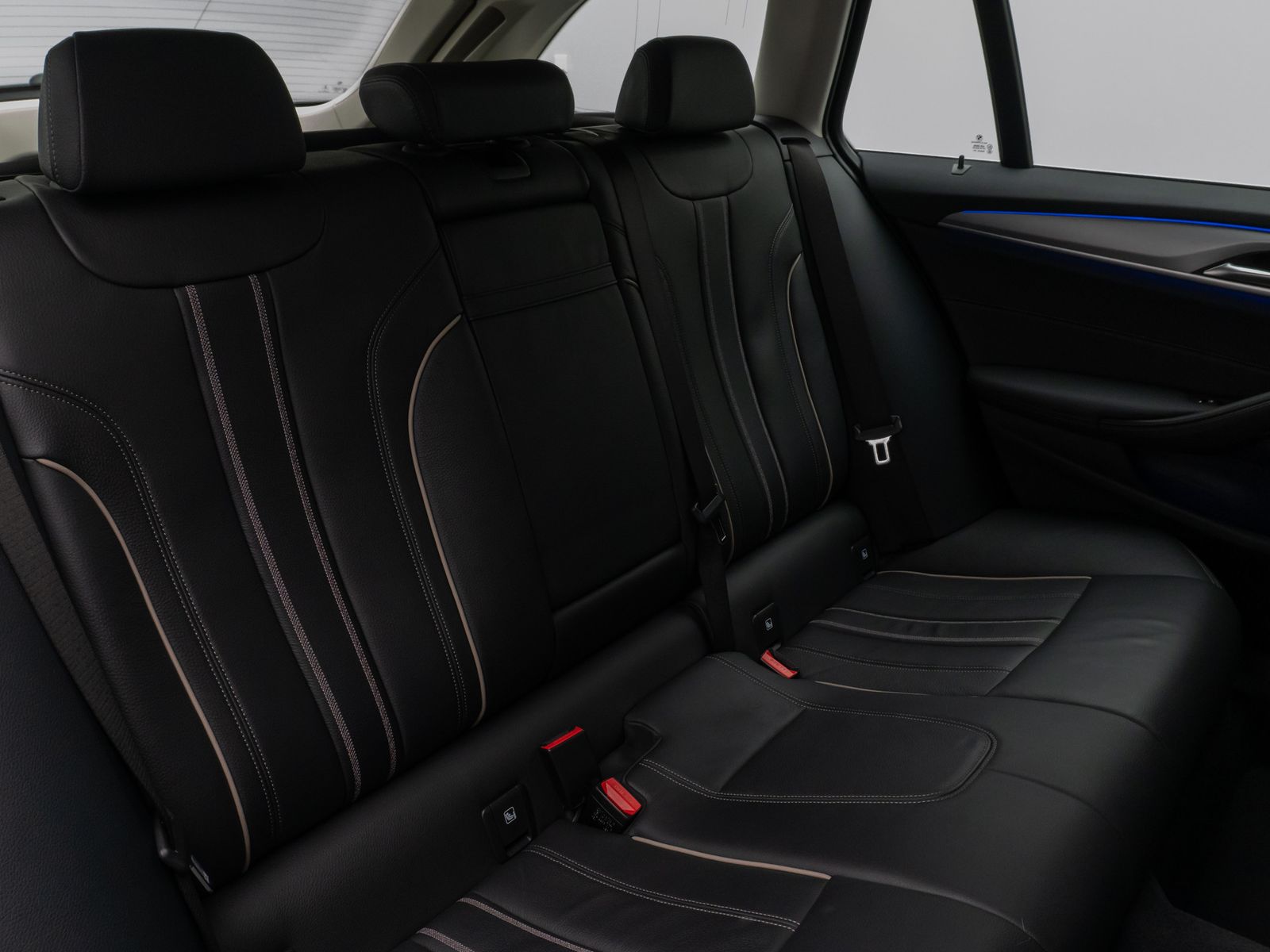 Fahrzeugabbildung BMW 520d Kamera DAB CockPitPro Alarm Sport Leder LED