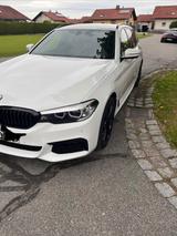 BMW 520d Touring A - Austauschmotor, AHK Sportpaket - mit Diesel-Antrieb: Kombi, Sportpaket