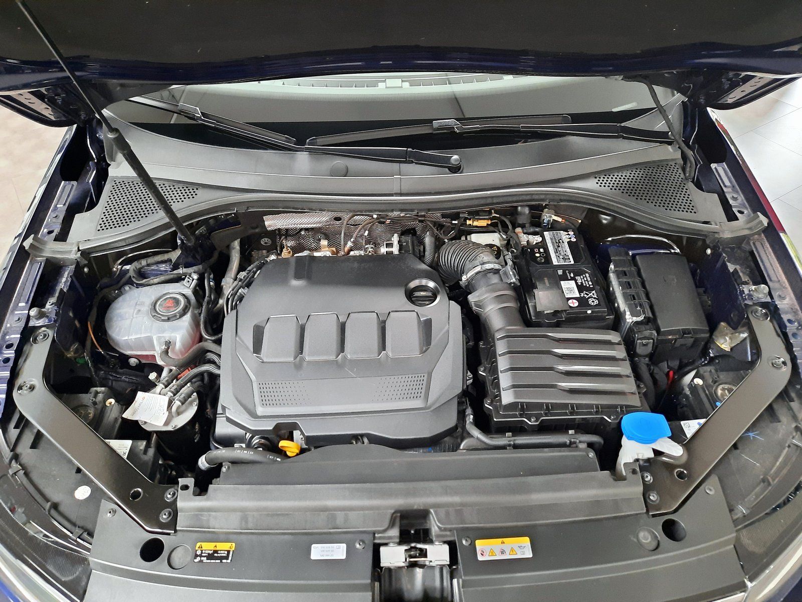 Fahrzeugabbildung Volkswagen Tiguan Allspace Life TDI DSG *AHK*Navi*LED*PDC*