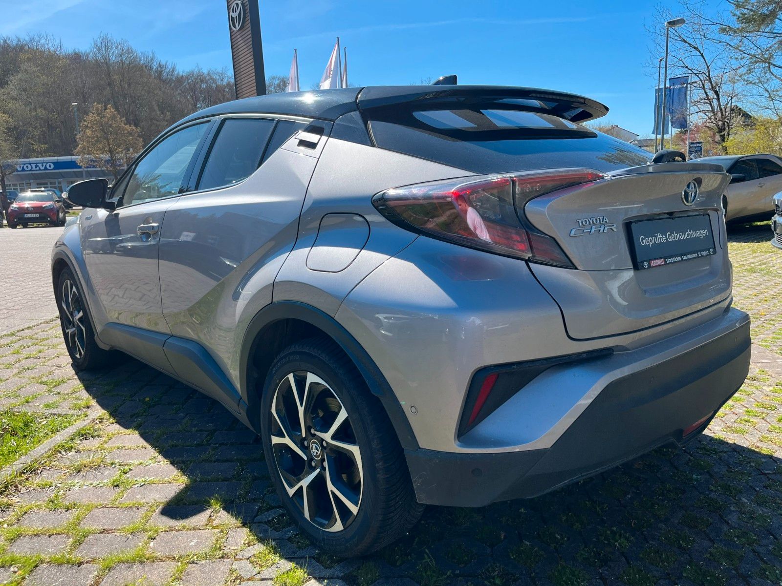 Fahrzeugabbildung Toyota C-HR Hybrid 1,8 Club Automatik inkl. AHK