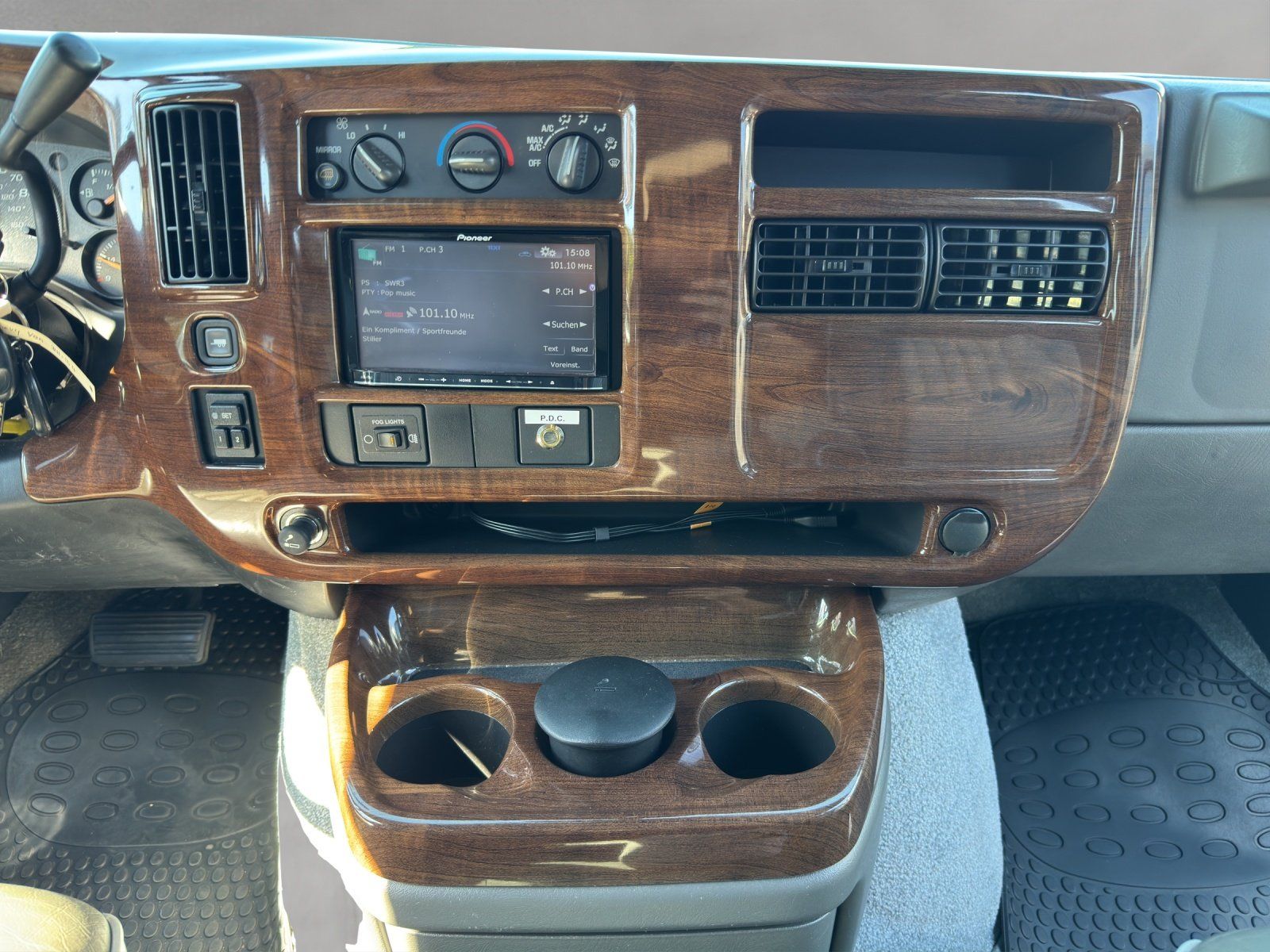 Fahrzeugabbildung Chevrolet Express 1500 Starcraft /Clean Carfax/ DVD/ BETT