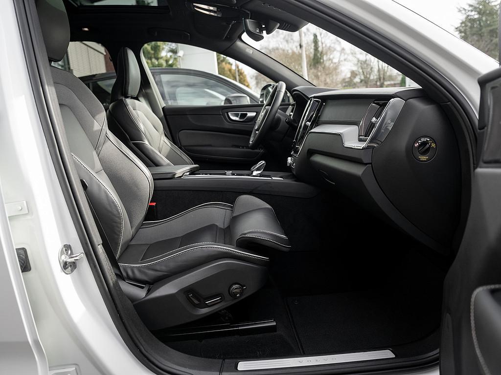 Volvo XC60 B4 AWD Ultimate Dark