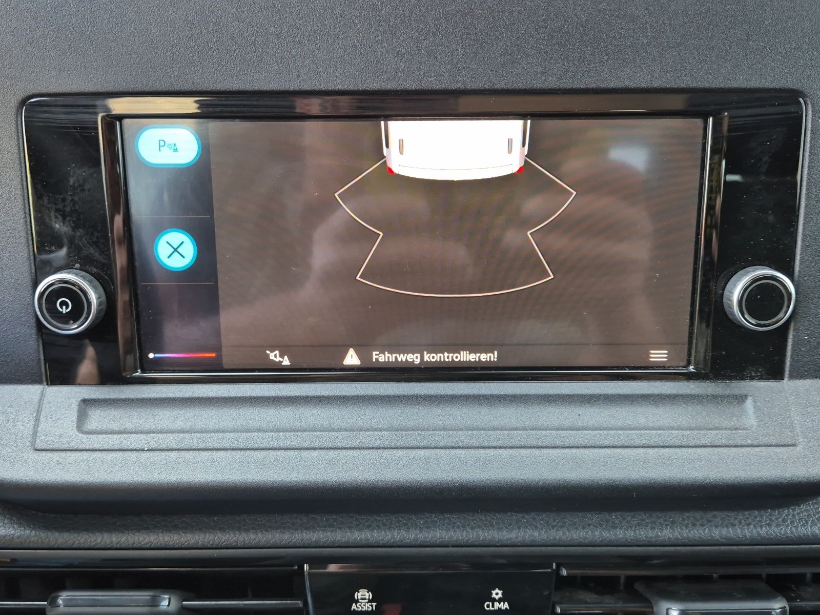 Fahrzeugabbildung Volkswagen Caddy Kombi TDI Maxi 4MOT AHZV LED AHK Klima GRA