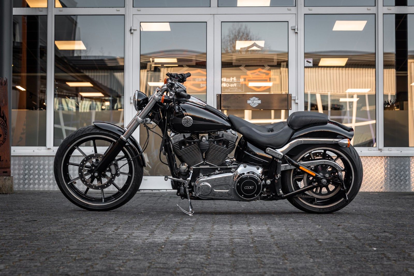 Fahrzeugabbildung Harley-Davidson Breakout 103 FXSB- Kesstech -