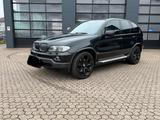 BMW X5 4,8is schwarz - BMW X5: Is