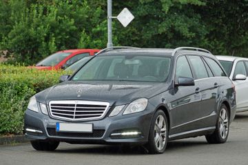 Mercedes E 220 - 1