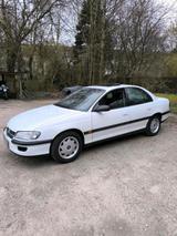 Opel Omega B 2,0 16V Aut. 30000Km original... - Opel Omega in Hamburg