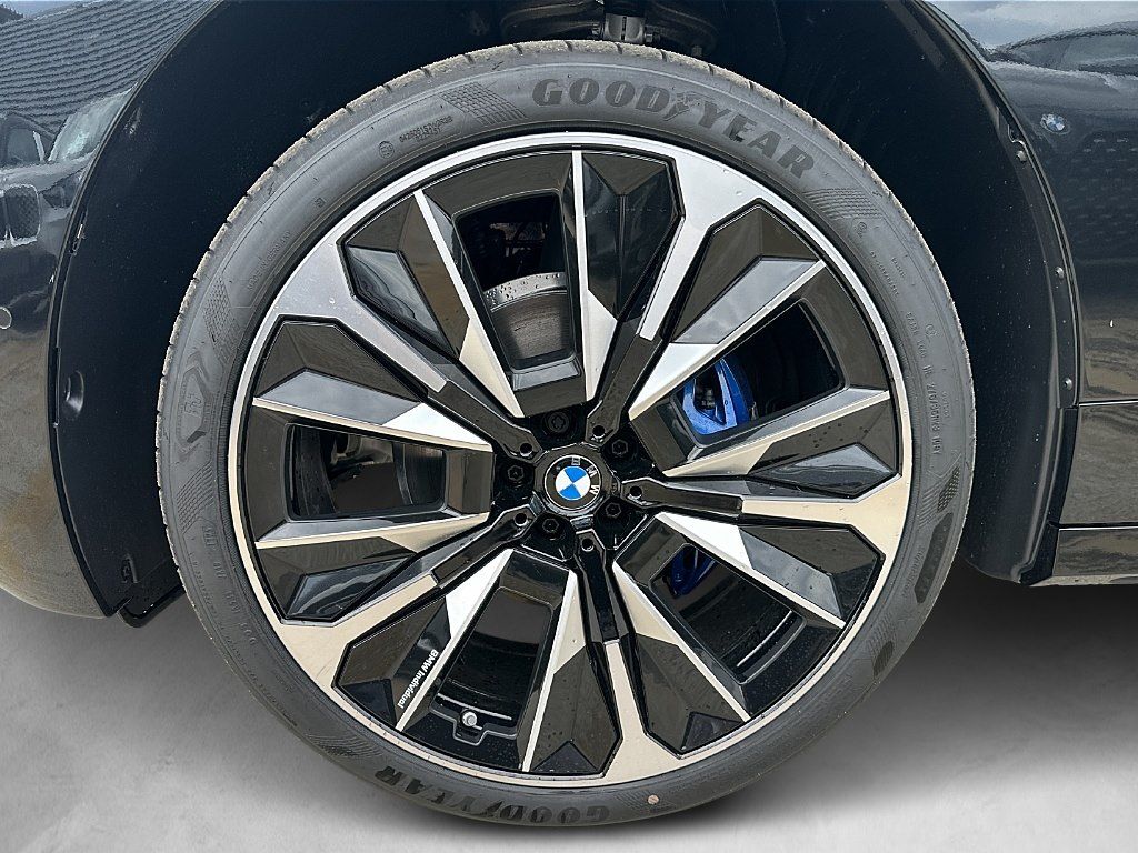 BMW iX - Bild 8