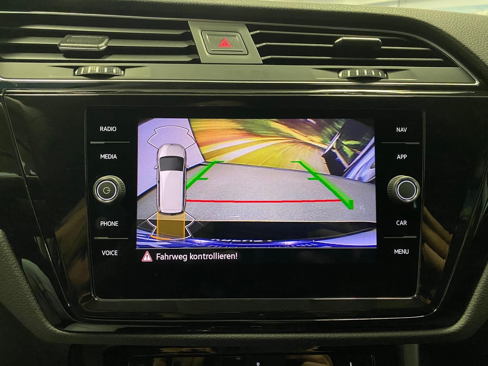Fahrzeugabbildung Volkswagen Touran 1.5 TSI Comfortline+MATRIX+ACC+TOTWINKEL+