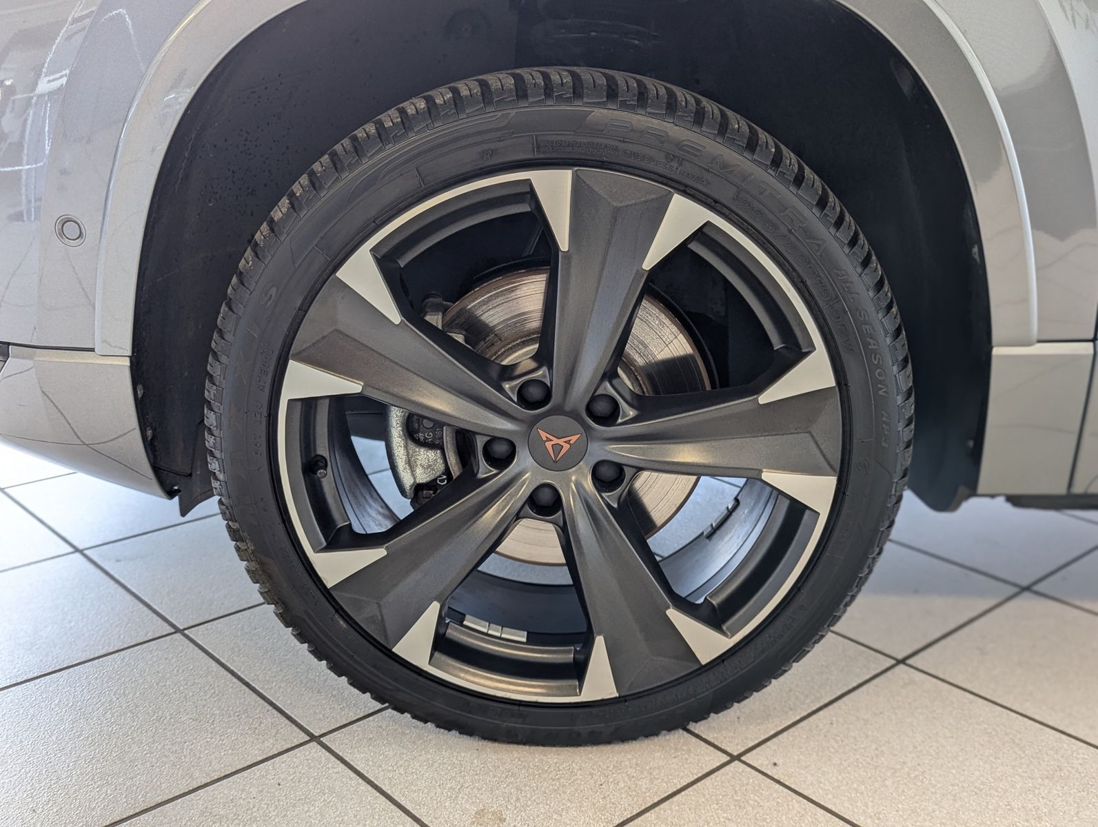 Fahrzeugabbildung CUPRA Ateca 1.5 TSI DSG Business-Plus AHK-Vorb. 19"