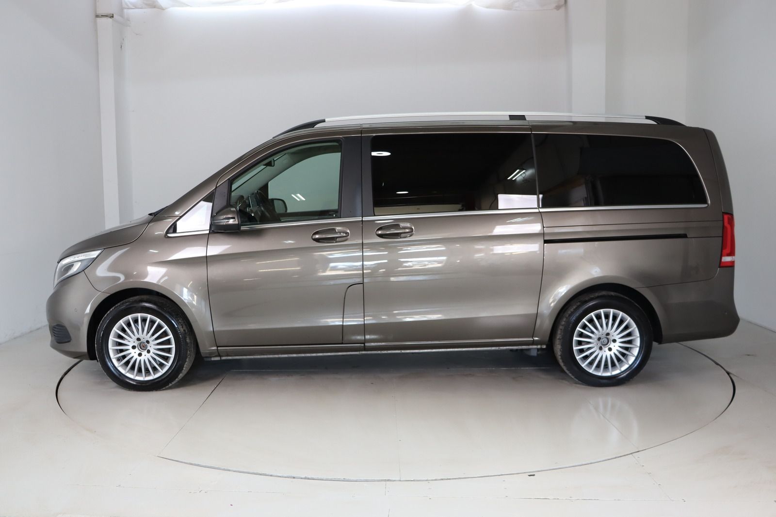 Fahrzeugabbildung Mercedes-Benz V 250 d 4matic Avantgarde * lang * 360 * ILS