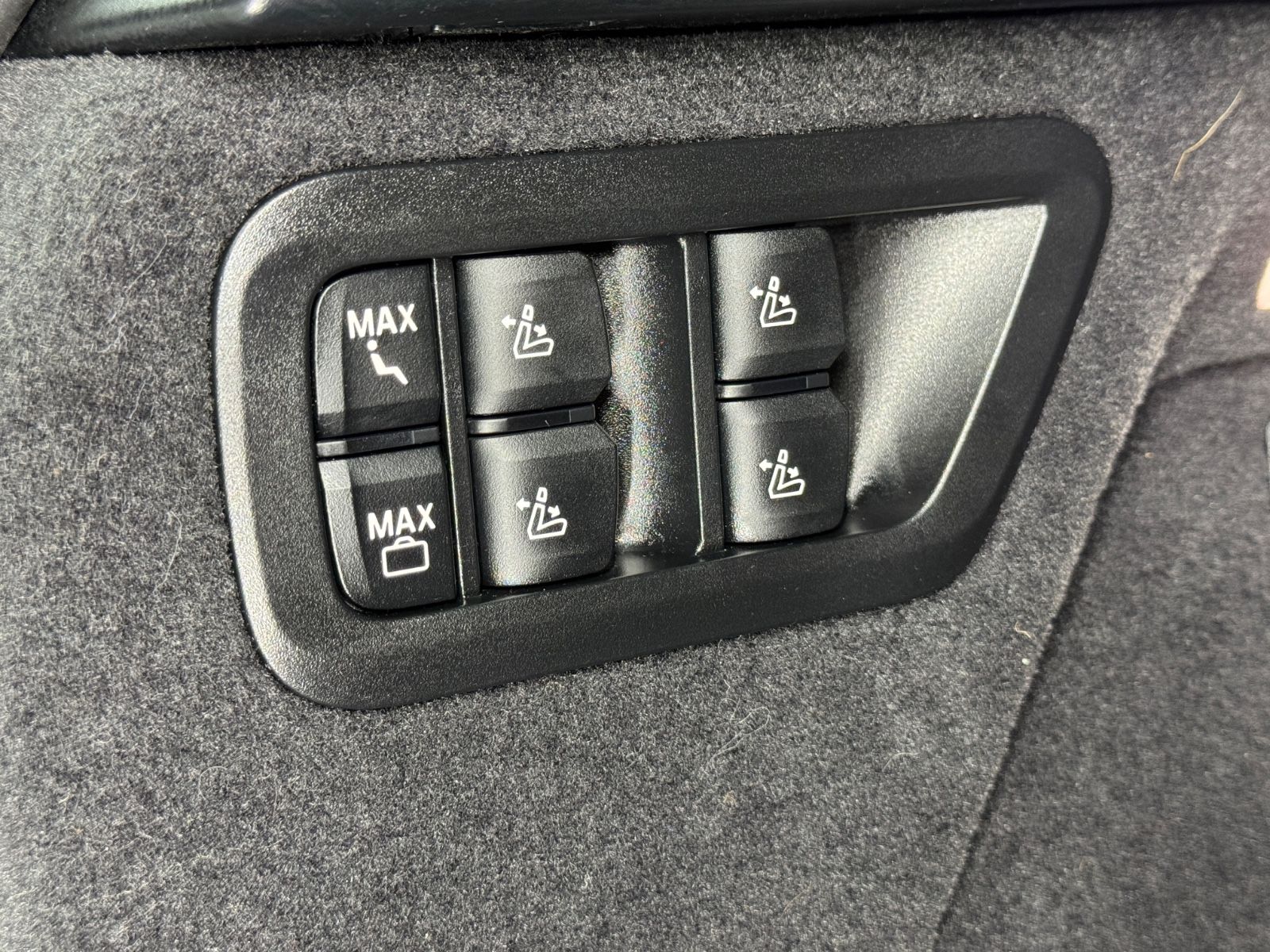 Fahrzeugabbildung BMW X7 xDrive 40 d M SPORT PRO|SKY-LOUNGE|MASSAGE|