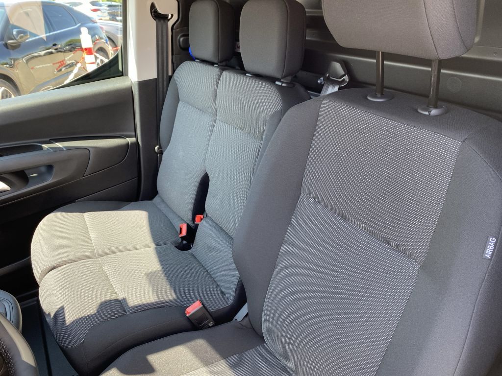 Fahrzeugabbildung Citroën Berlingo 1.5 Diesel 100 M *3 Sitze*Navi*Winterp*