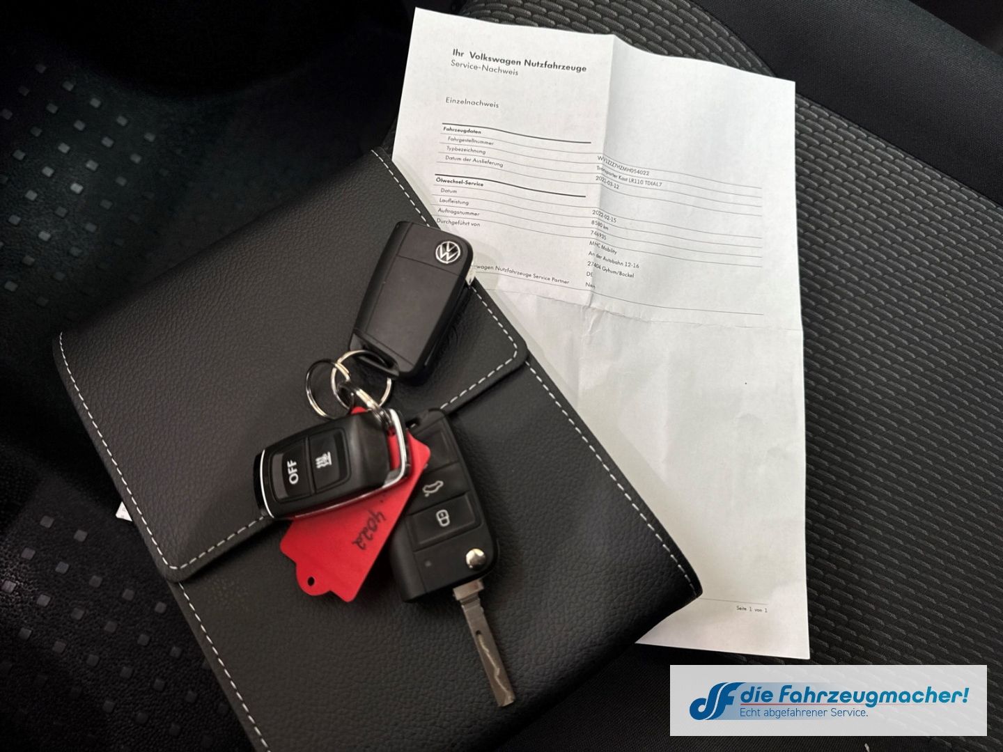 Fahrzeugabbildung Volkswagen T6.1 Transporter DSG MIXTO DOKA  lang 4Motion 2.
