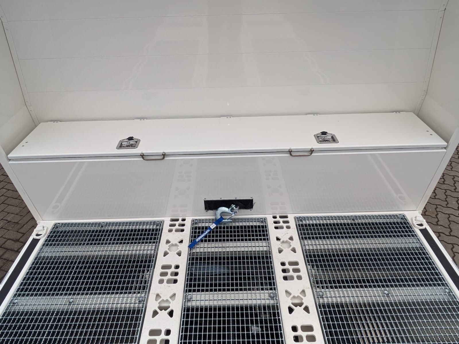 Fahrzeugabbildung Volvo Volvo FH 420 Maschinentransporter Rampennen.