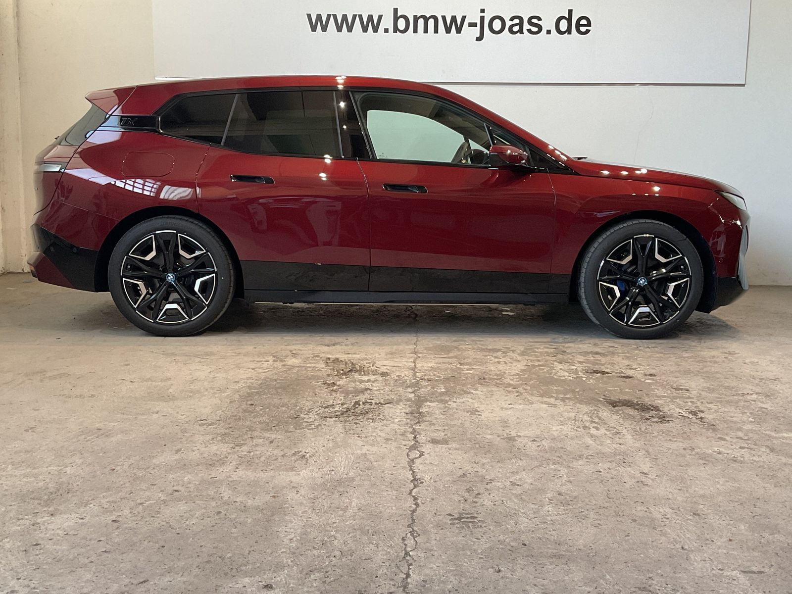 Fahrzeugabbildung BMW iX xDrive50 Sportpaket, aktive Sitzbelüftung vor