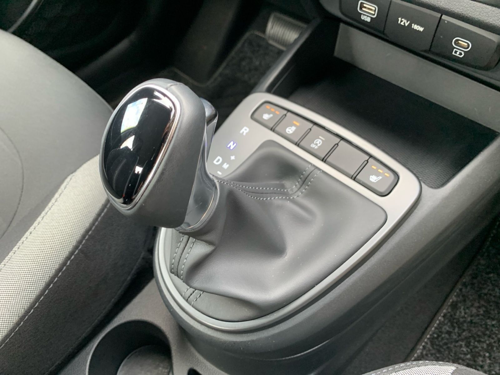 Fahrzeugabbildung Hyundai i10 Automatik 1.0 Trend Navi Kamera