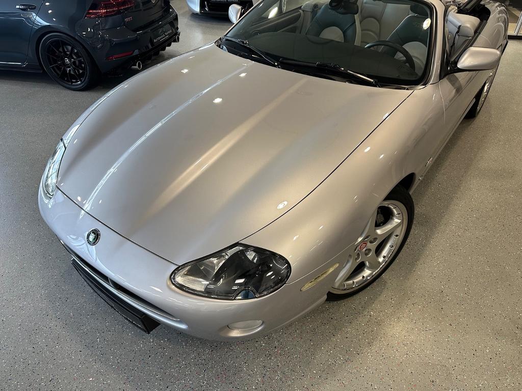 Jaguar XK8