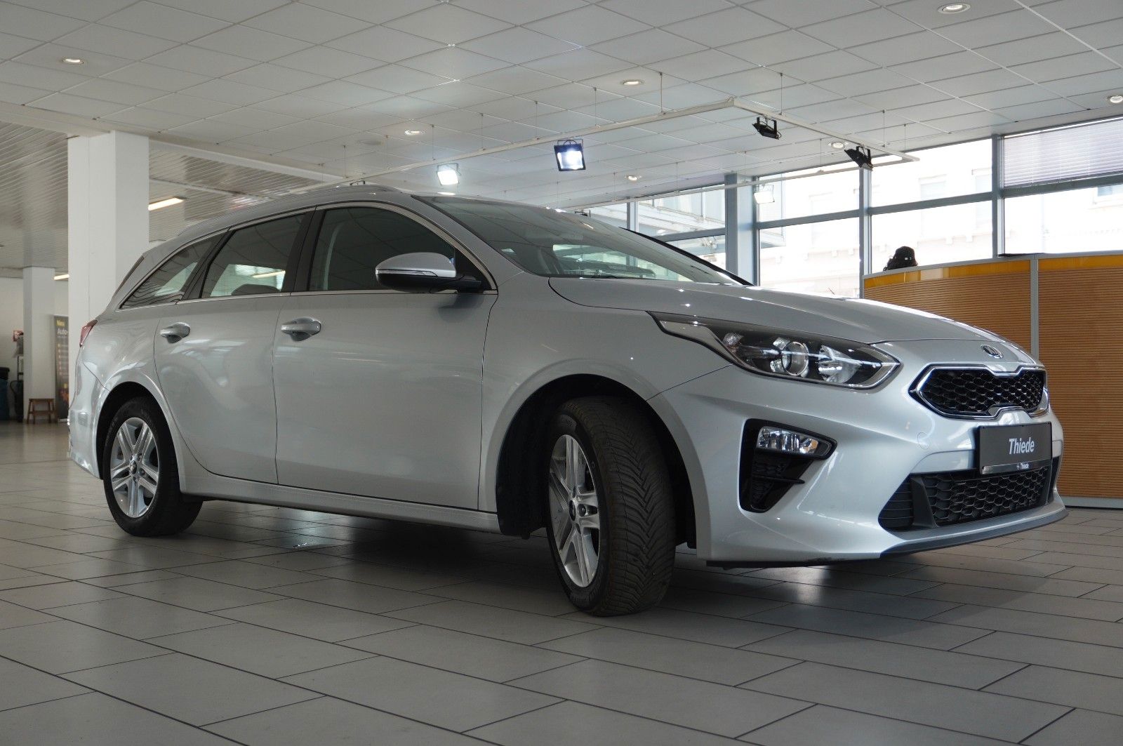 Fahrzeugabbildung Kia cee'd SW 1.6 CRDI 7-DCT DYNAMIC NAVI/LED/KAMERA