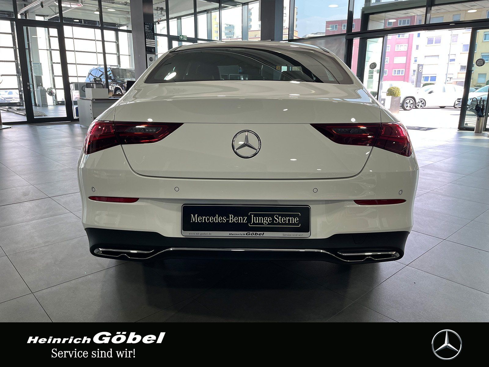 Fahrzeugabbildung Mercedes-Benz CLA 180 PROGRESSIVE+PANO+TOTWINKEL+AMBIENTE+LED