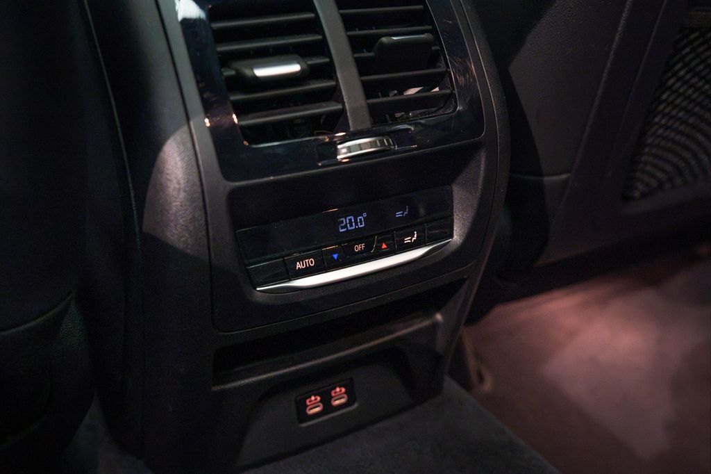 BMW X3 M40i*AHK*HU*PANO*H&K*360*LED BMW X3 M40i*AHK*HU*PANO*H&K*360*LED